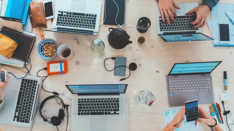 How to Eliminate CRM Data Silos with Agentic AI in 2026